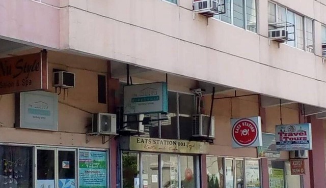 Ekonumi Rooms at Benrosi Plaza in Parañaque
