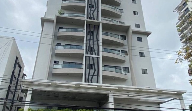 Elegance and calm in the heart of La Esperilla, 2BR, Pool, Gym in Santo Domingo