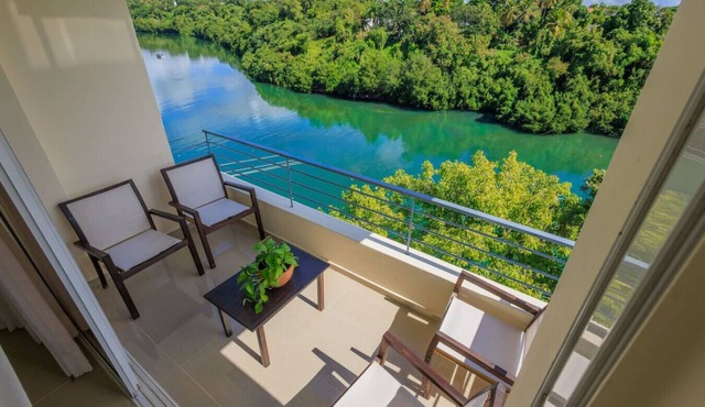Elegant and Stylish, Centric La Romana 3BR Apt, Stunning River Views in La Romana