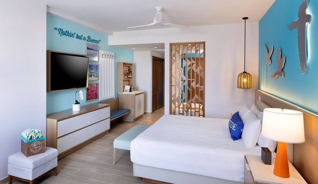 Elegant Art Suite: Freestanding Tub, Rainforest Showers, and Premium Benefits in Punta Cana