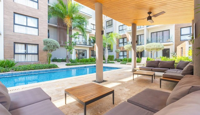 Elegant beach apt with pool, ideal for couples, 7 min from Marina Cap Cana in Punta Cana