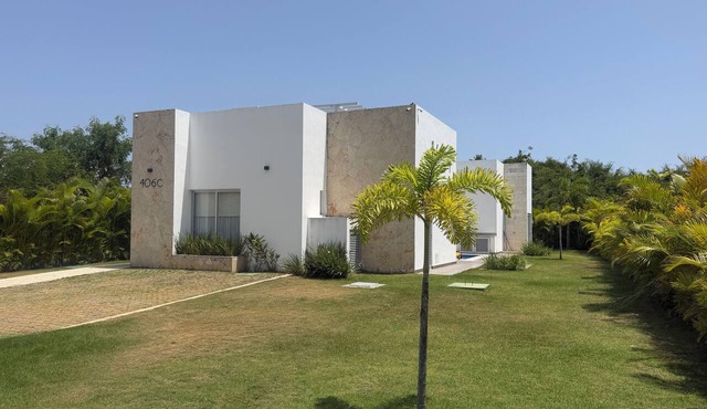 Elegant Beach Villa, Private Pool & Golf Course! in El Soco
