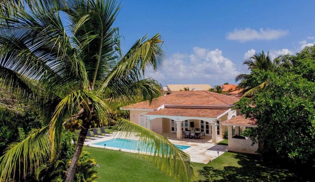 Elegant Luxury Villa Golf and Pool View ! Cocotal in Punta Cana