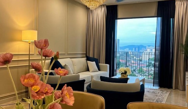 Elegant & Modern Luxe & KLCC Sunset View & Fast Wifi! in Kuala Lumpur