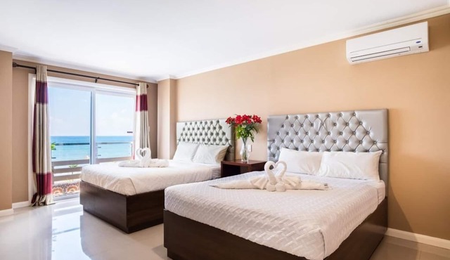 EM Royalle Hotel & Beach Resort in San Juan