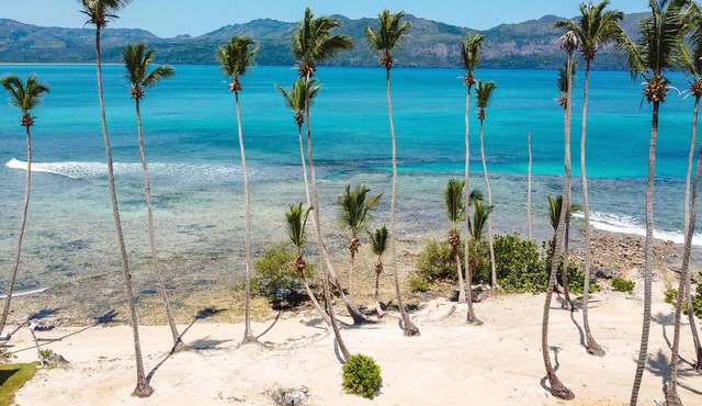 Espectacular Nueva Villa Frente al mar con Playa Privada. Capacidad Hasta 28 px in Las Galeras