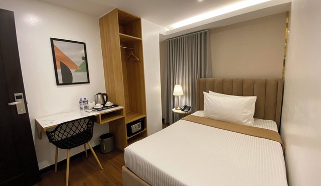 Everyone Hotel in Makati
