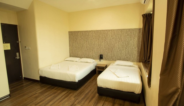 Expo Hotel