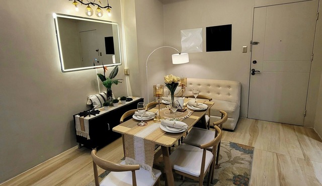 Exquisite Condo Connected to Eastwood mall