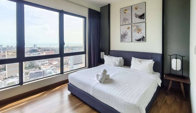 Family 2BR Apartment Near Jonker St