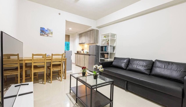 Family 2BR at MOA Sea Residence Sleeps 5 in Pasay City