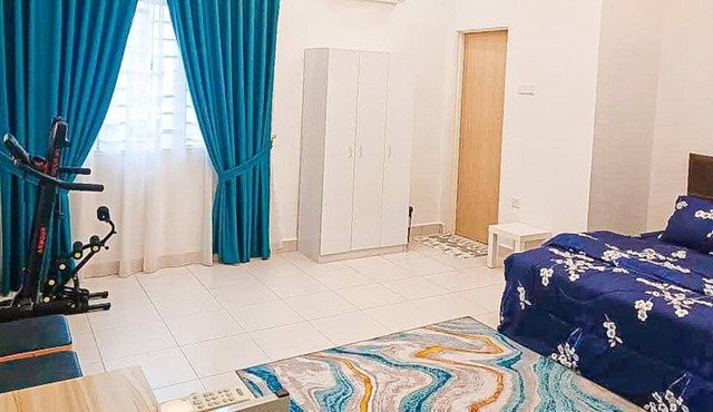 FAMILY Gathering - Sized Corner Lot House with outdoor landscape in Batu Pahat