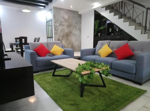 Family Holiday Home Near Legoland & 5mins walk to Aeon 5BR Landed Bukit Indah JB