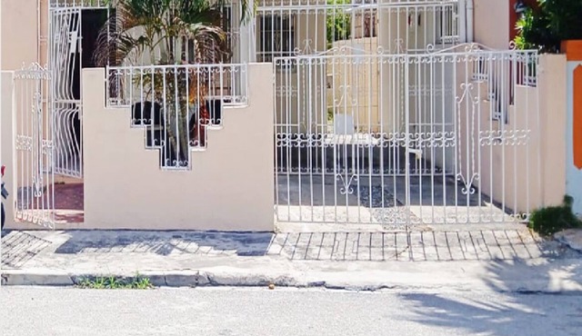 Family house near the beach in La Romana