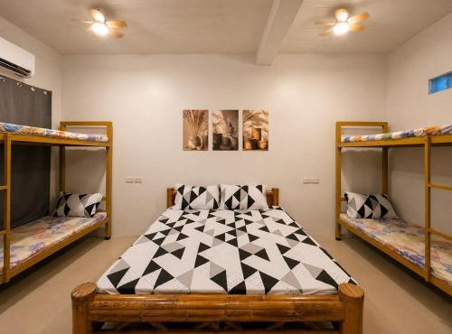 Family or Barkada Transient Stay Near SM Lipa