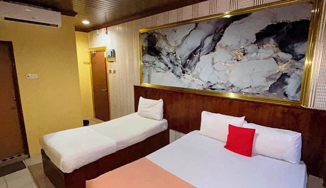 Fifteen Avenue Inn by StayZy in Kota Bharu