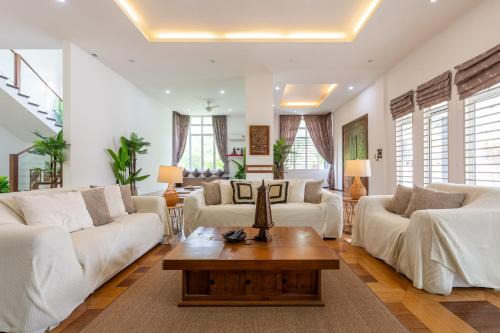 ForestEdge bungalow 9BR 42pax Templer Villa