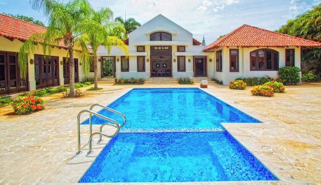 Four Bedroom Classic Villa in La Romana