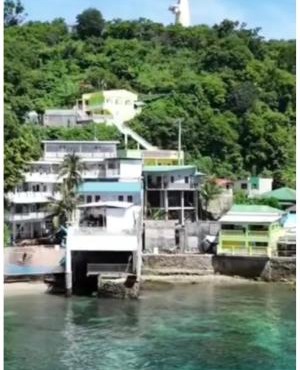 Gaddiel alexis Food house and room for rent