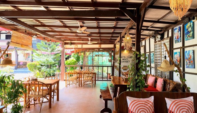 Galera Lodge & Cafe in Puerto Galera