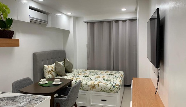 Givande Studio Unit at One PonteFino