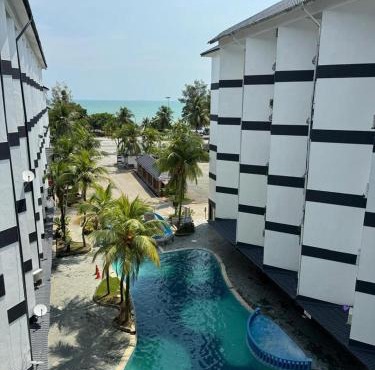 Golden Straits Villas Beach Resort - Nomad Homestay in Port Dickson