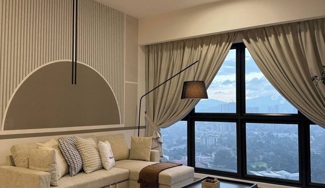 Grand 2BR @ Agile Bukit Bintang | Wi-Fi + Parking