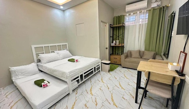 Green Meadows Residence Naga in Milaor