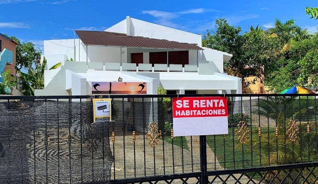 Guest-friendly B&B in central Sosua, Jacuzzi/BBQ/massage bed, free breakfast in Sosúa