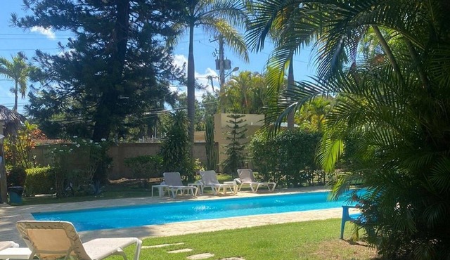 Guest-friendly bungalow with pool in tropical garden, near all in Sosúa