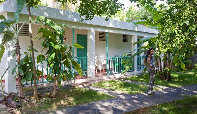 Guest-friendly hotel room in Sosua center, AC/TV/Wi-Fi in Sosúa