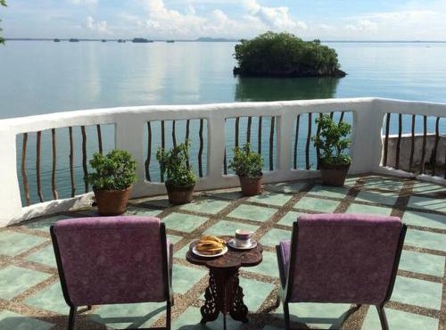 Guimaras Mediterranean Villa with Pool in Buenavista