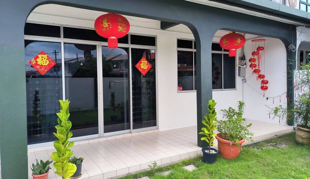 H Homestay - Semi D 1000Mbps (1Gbps) Wifi, Astro & Private Parking