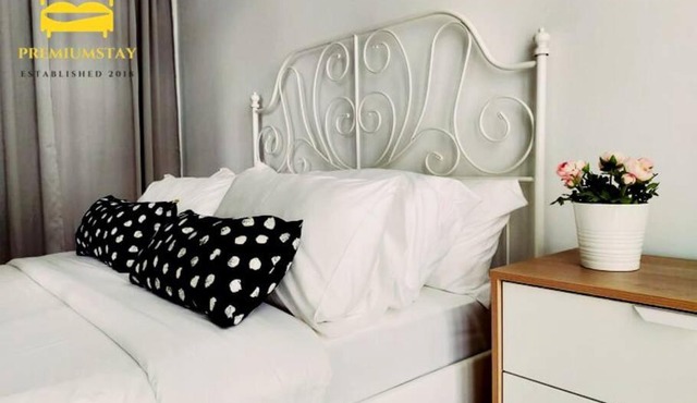 H2O Retreat Studio Home 5min to LRT by Premium Stay