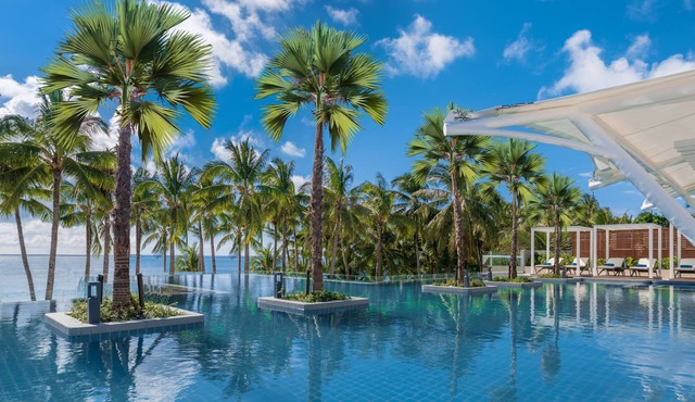 Henann Crystal Sands Resort in Boracay Island