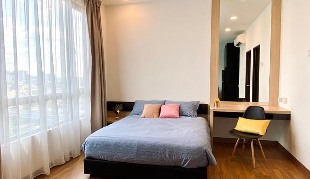 HIGH floor Corner Unit - Landmark Residence 1, Free Wi-Fi, Free Parking, Nice View in Kuala Lumpur