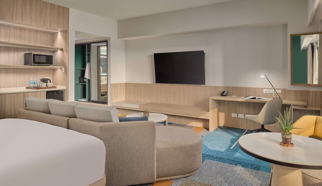 Holiday Inn & Suites Makati by IHG