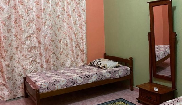Homestay Zahra Sri Bayu in Kampong Dalam Ru