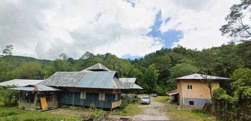 Hotel O Flinstone Lodge in Kota Kinabalu