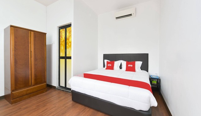 Hotel O Madeena Inn