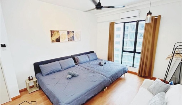 Huge Family Friendly 3BR Suite, PLATINO Service Apartment, Mins Walk to Paradigm Mall