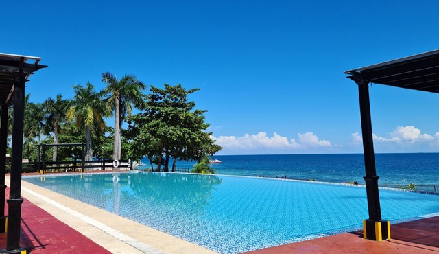 Huge Lux. 2 BR Condo (100 SQM) 2 pools - Beach, Sea-views, Gym, Tours available