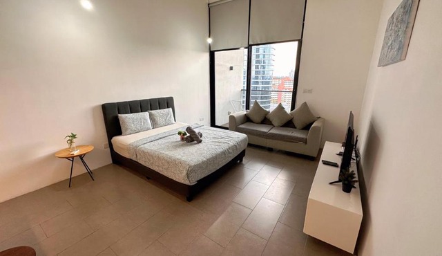 IHomes33 EST Bangsar KL Sentral LRT 2-4 Pax, IH06
