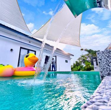 Ipoh Deer Farm Pool Villa 5BR 27pax by One Life Four Season Guesthouse in Tanjung Rambutan