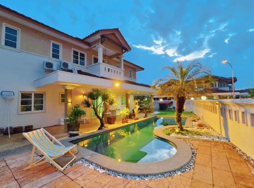 IPOH PRIVATE POOL VILLA 6BR 23pax in Ipoh