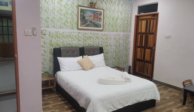 Jaze 1 - Accomodates 2 adults comfortably in Kampung Lintang