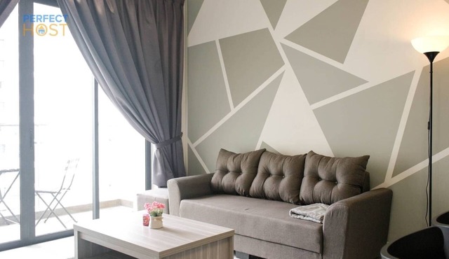 JB #15 Beachside view 2BR in Danga Bay