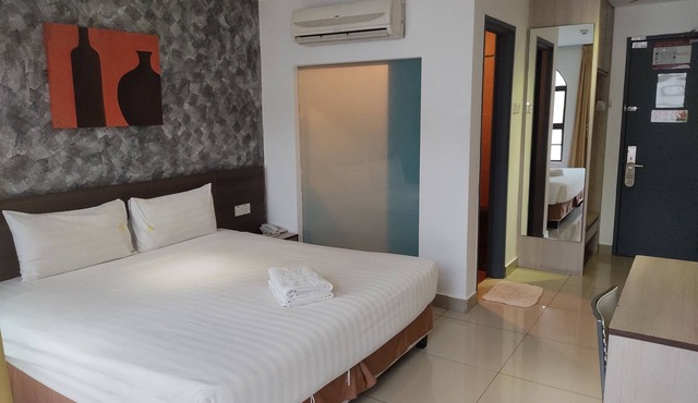 JIN HOTEL