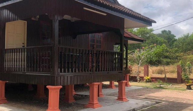 Kalong Bay Homestay - Villa Melati in Kampong Telok Kalong