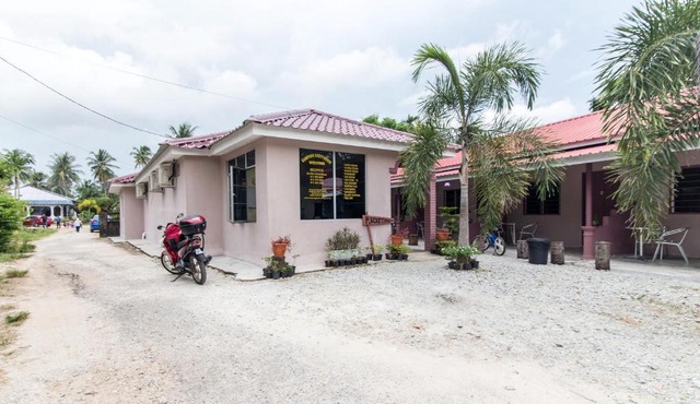 Kampung Guest House in Pantai Cenang